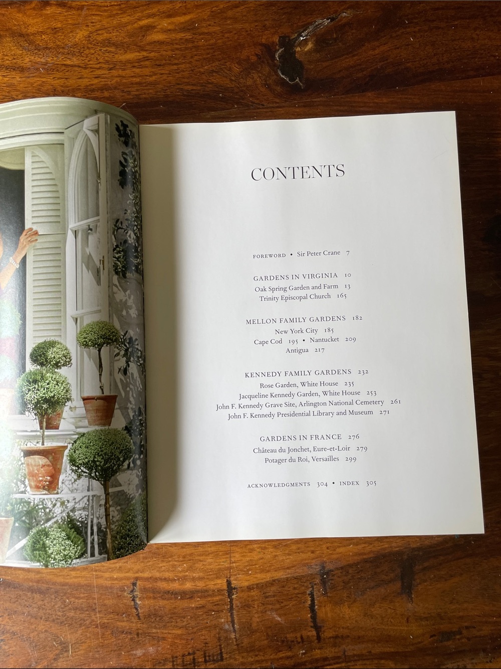 The Gardens of Bunny Mellon – Coffee Table Garden Book (Pink Title) - Picture 8 of 16
